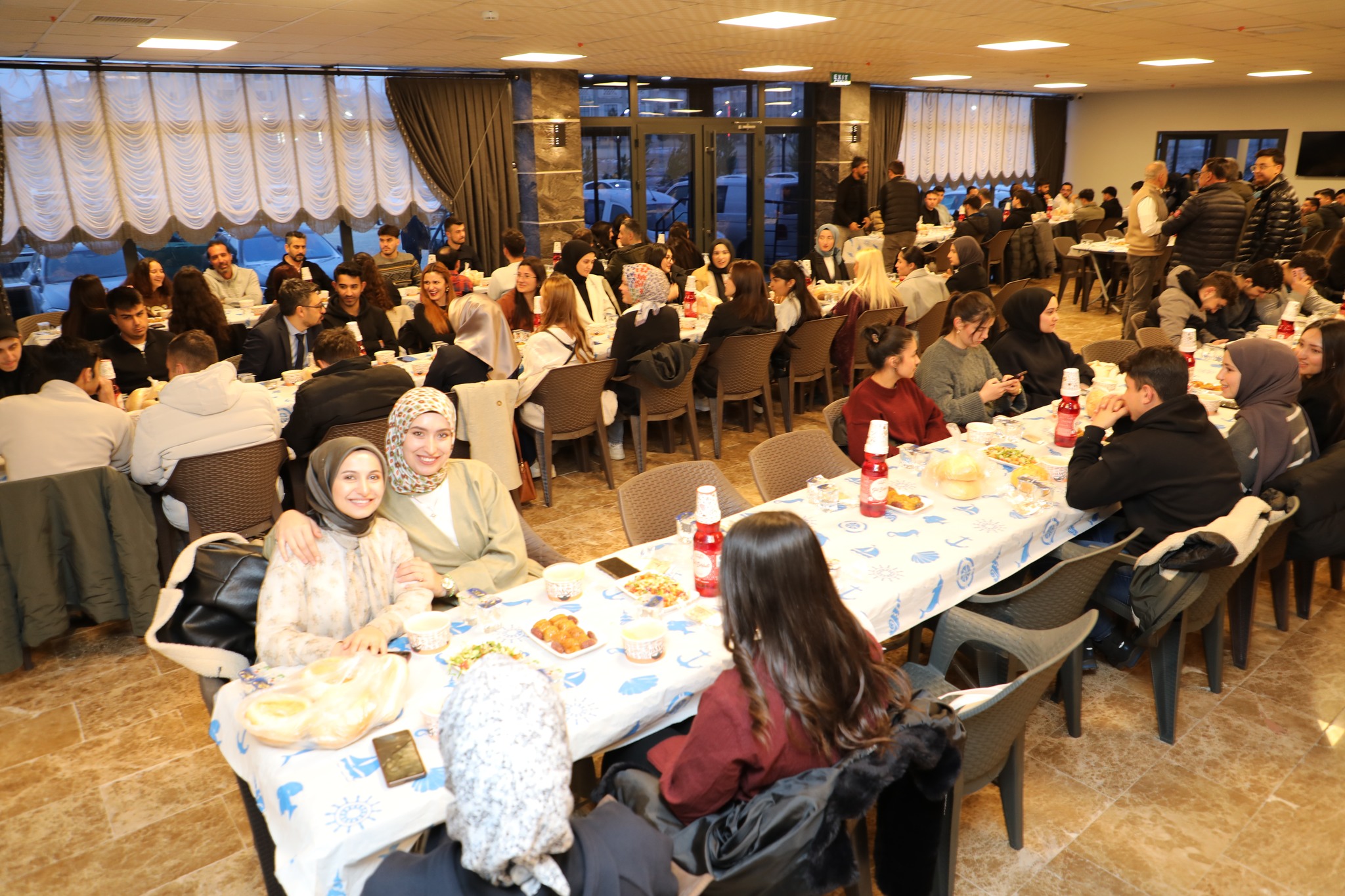 Öğrencilerle Iftar Yaptı4
