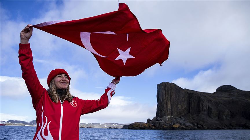 Şahika Ercümen Kimdir1