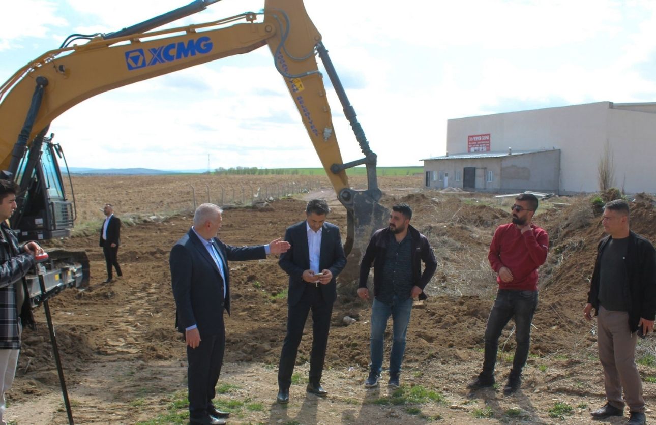 Sanayi Sitesinde Yol Çalışması (2)