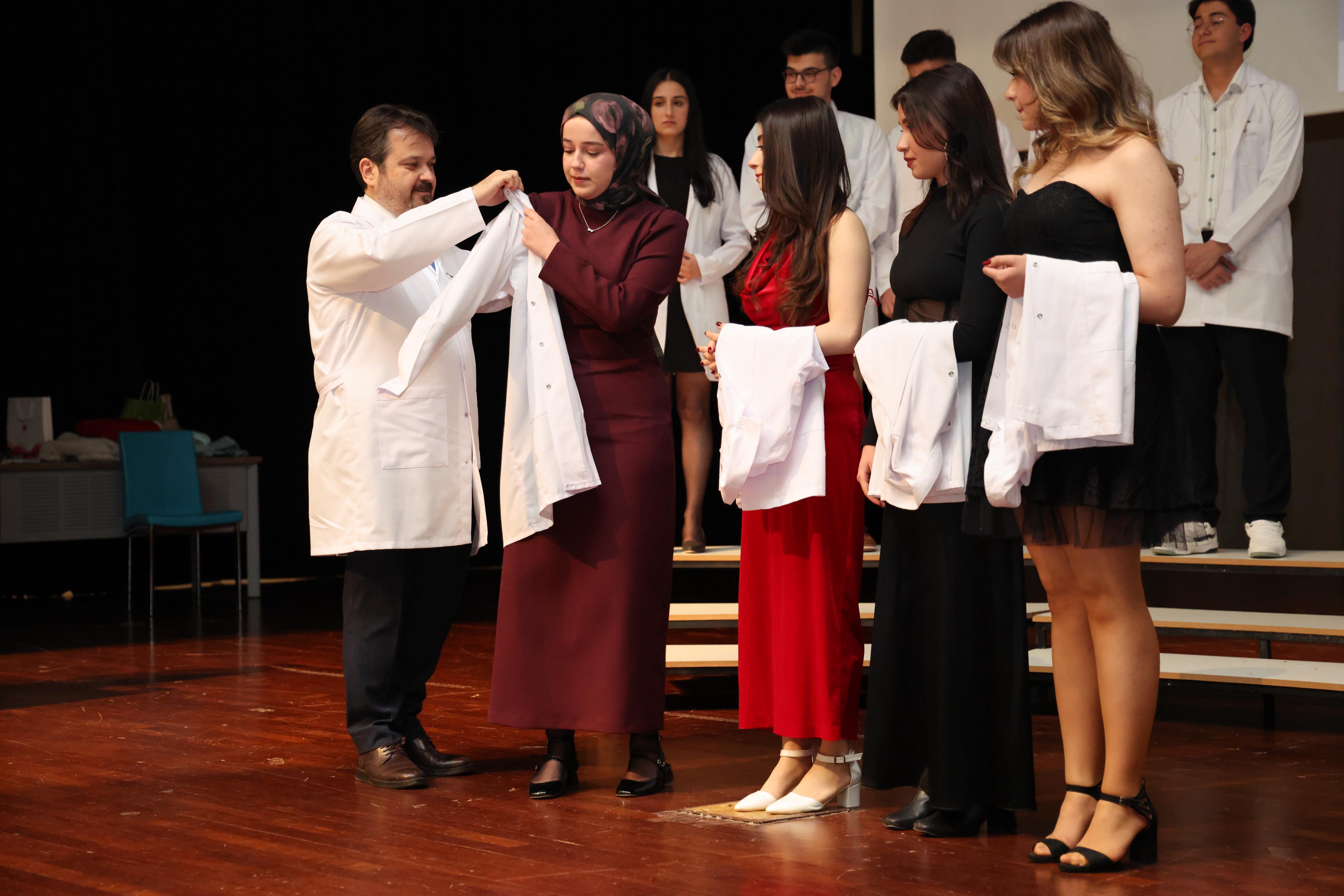 Fakültede Önlük Giyme Töreni (6)