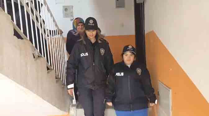 Bir Günlüğüne Polis Oldu2