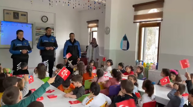 Trafik Eğitimi Verildi