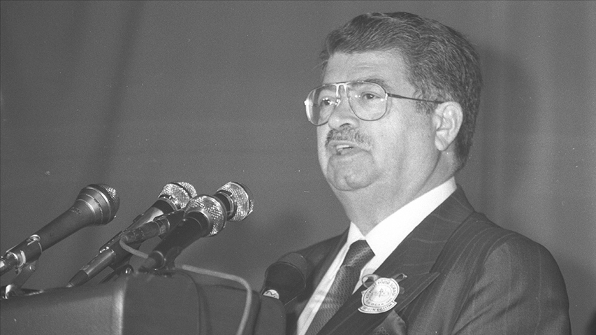 Turgut Özal Kimdir