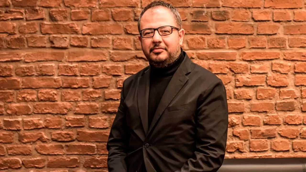 Murat Abbas Kimdir
