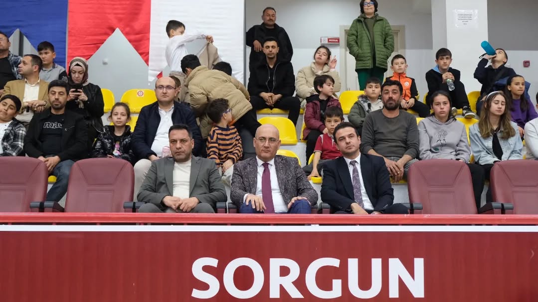 Hediyelerini Aydın Takdim Etti1