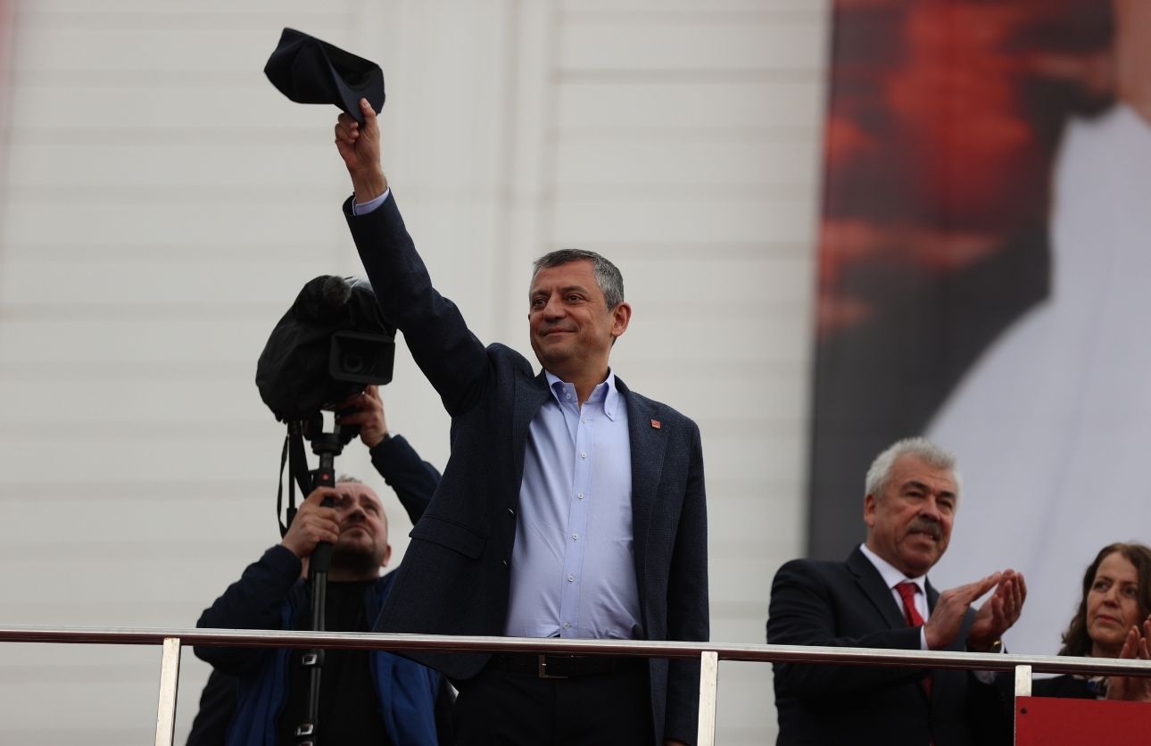 Özgür Özel Yozgat Miting Özgür Özel Traktör (2)
