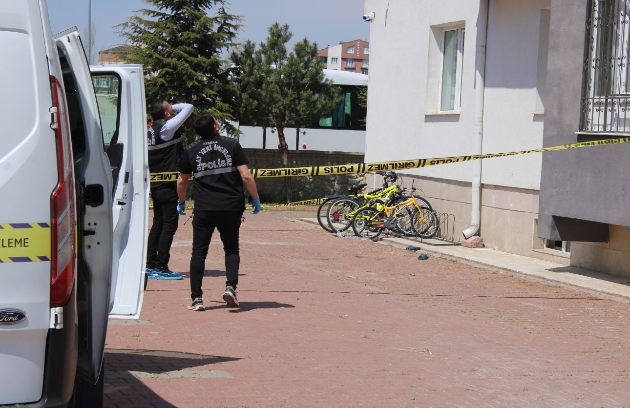 Kadın Düştü (2)