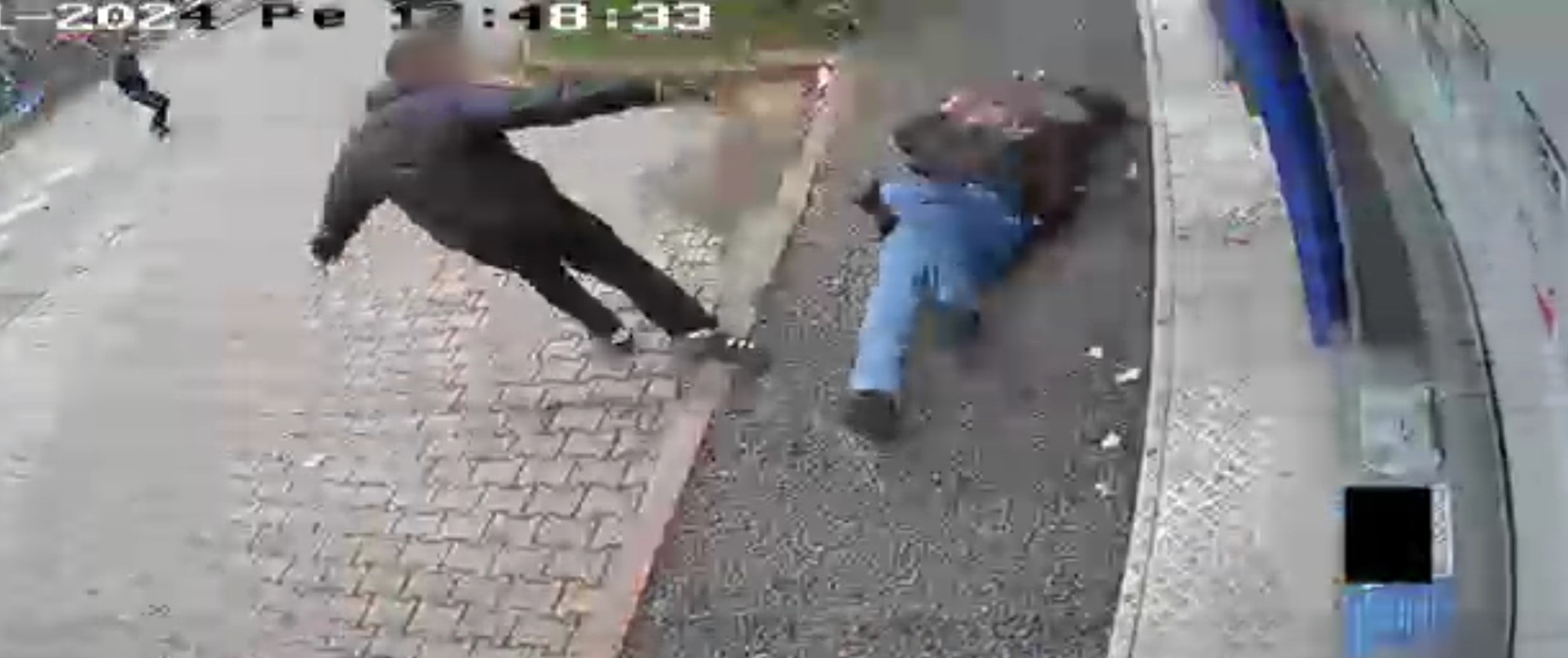 Para Çekerken Öldürüldü… Vurulma Anı Kamerada! (4)