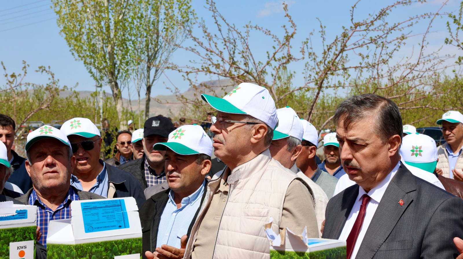 Bünyesinde Boğazlıyan Şeker Fabrikasını Da Bulunduran Kayseri Şeker, 2025 Yılı Üretim Sezonunun Ilk Pancar Ekimini Yeşilhisar Ilçesinde Gerçekleştirdi (6)