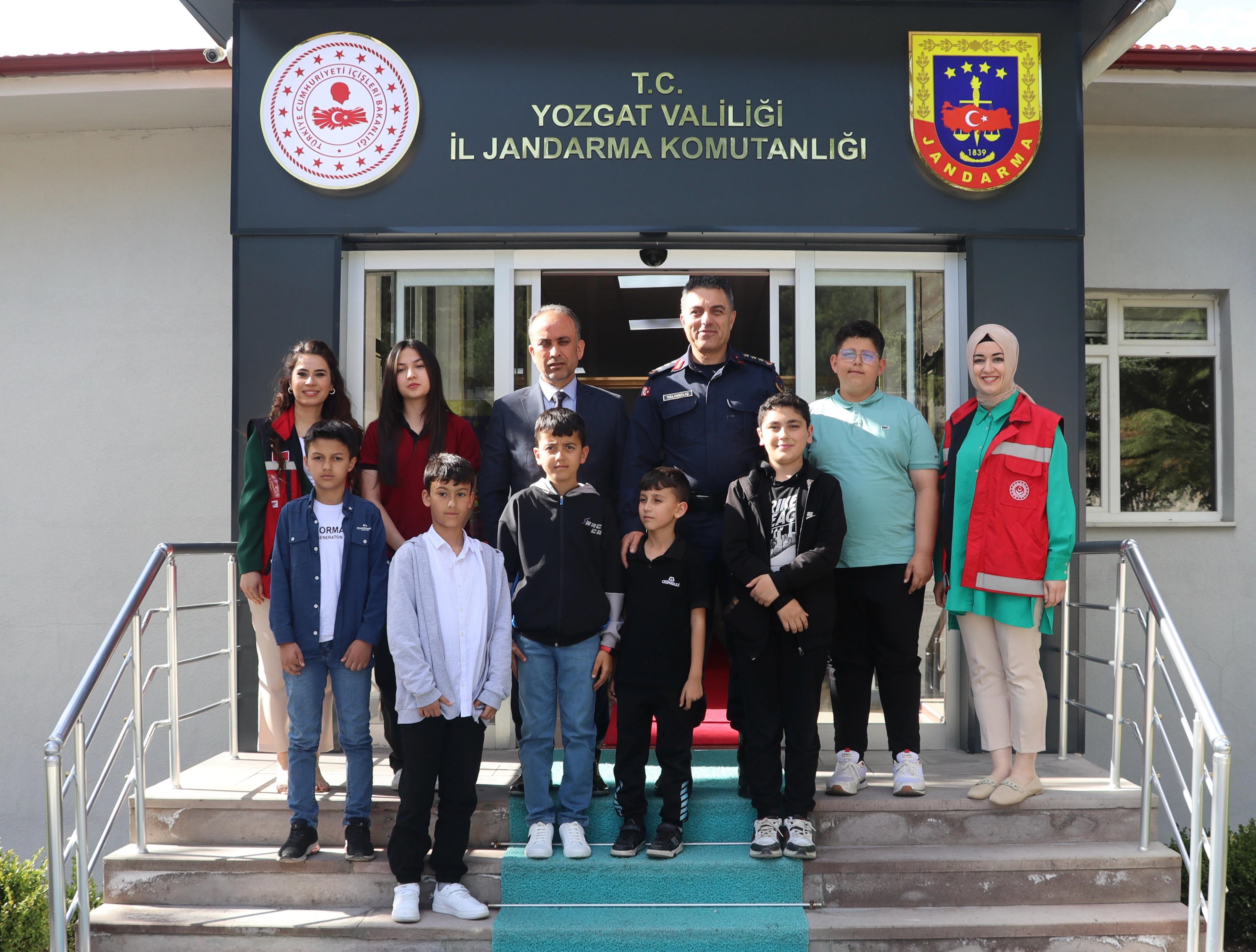Çocuklardan Yalınkılıç’a Ziyaret