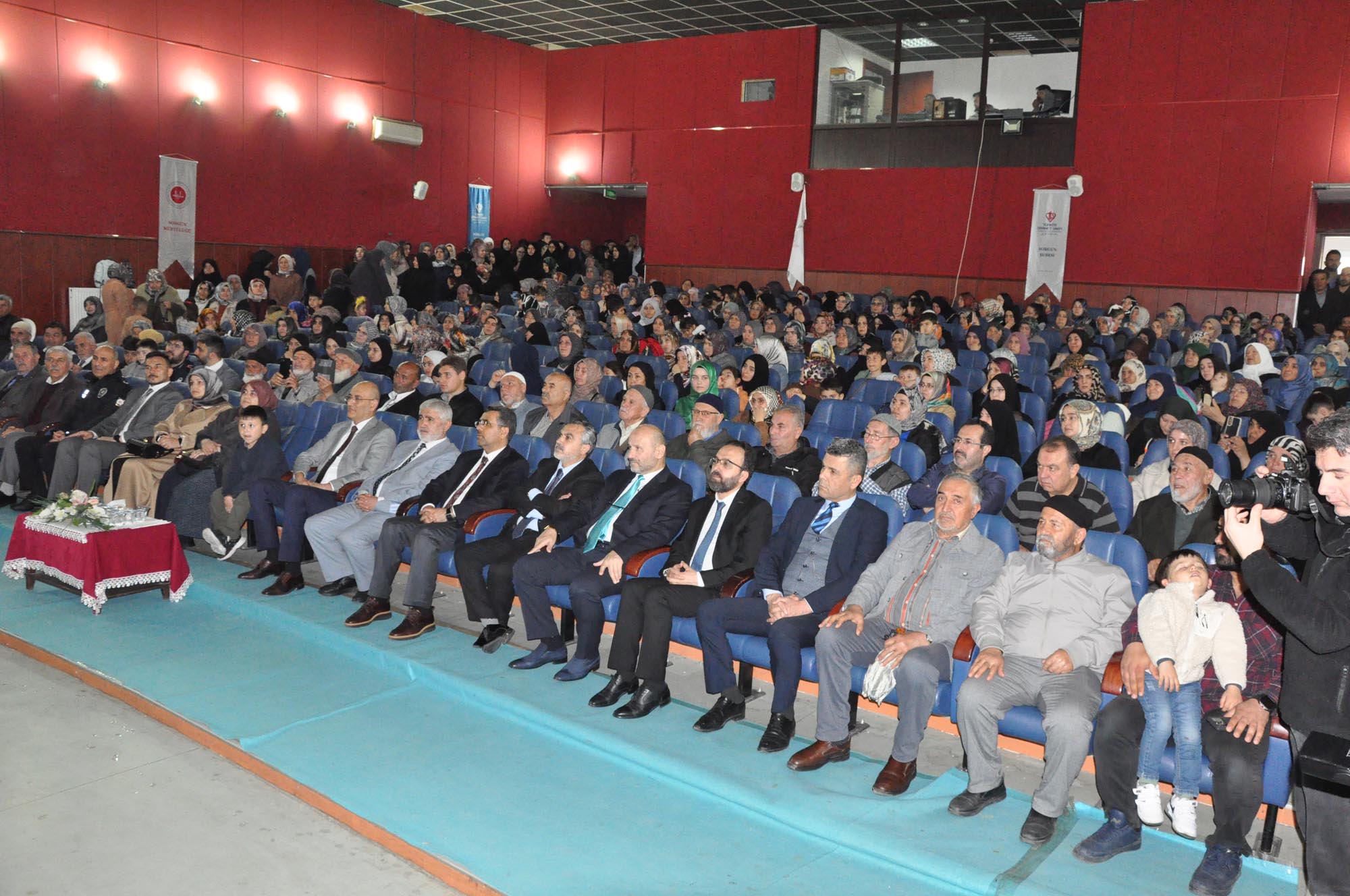 İşliyen Konferans Verdi (3)
