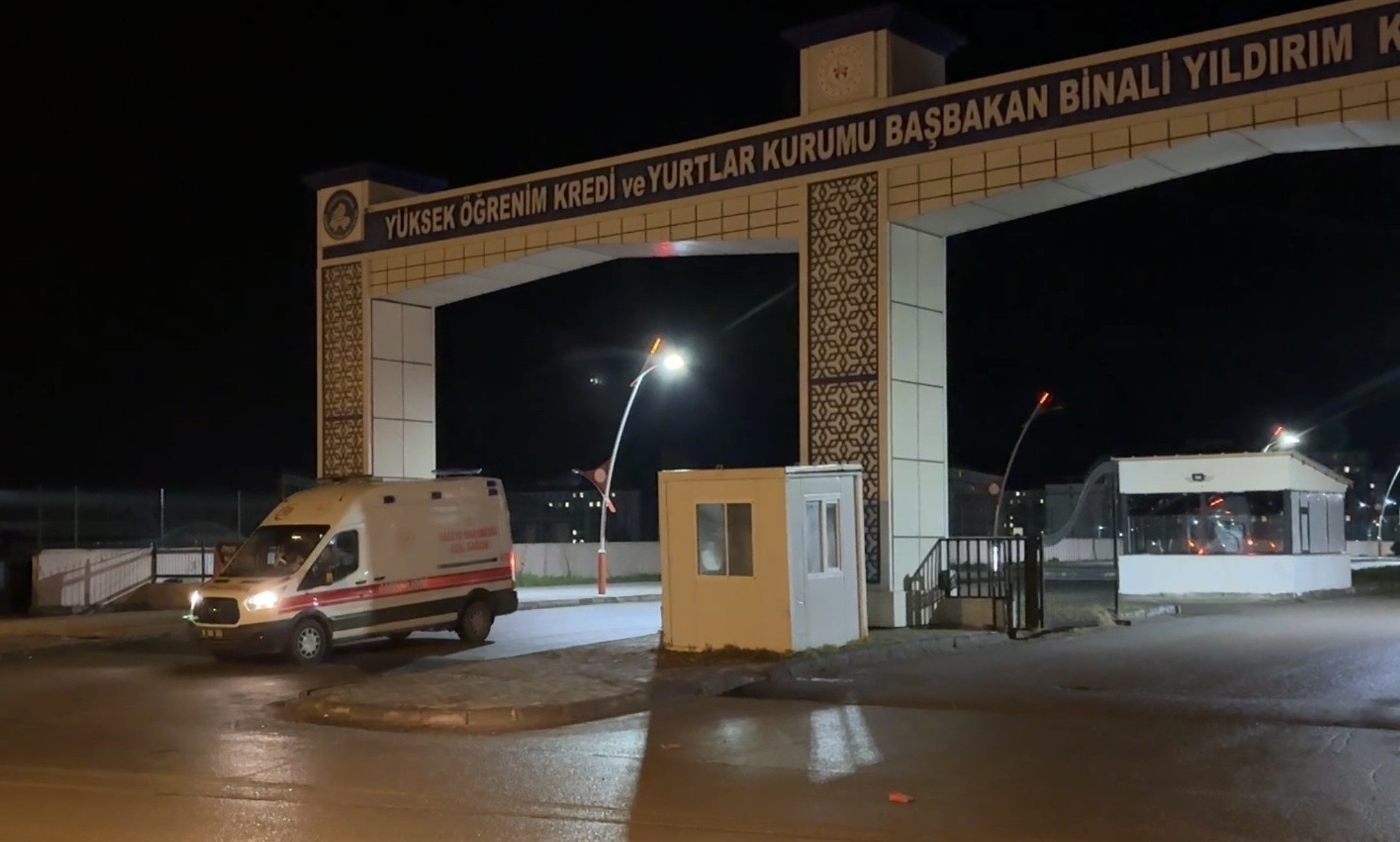Yurtta Kalan Öğrenciler Gıda Zehirlendi! (2)