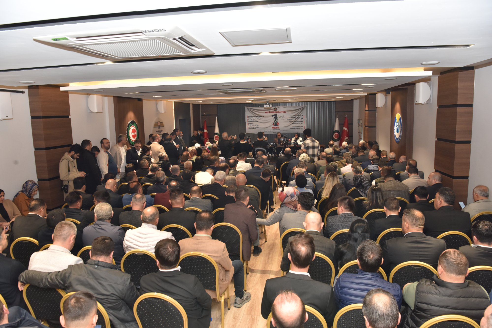 Zararsız Toplantıya Katıldı 2