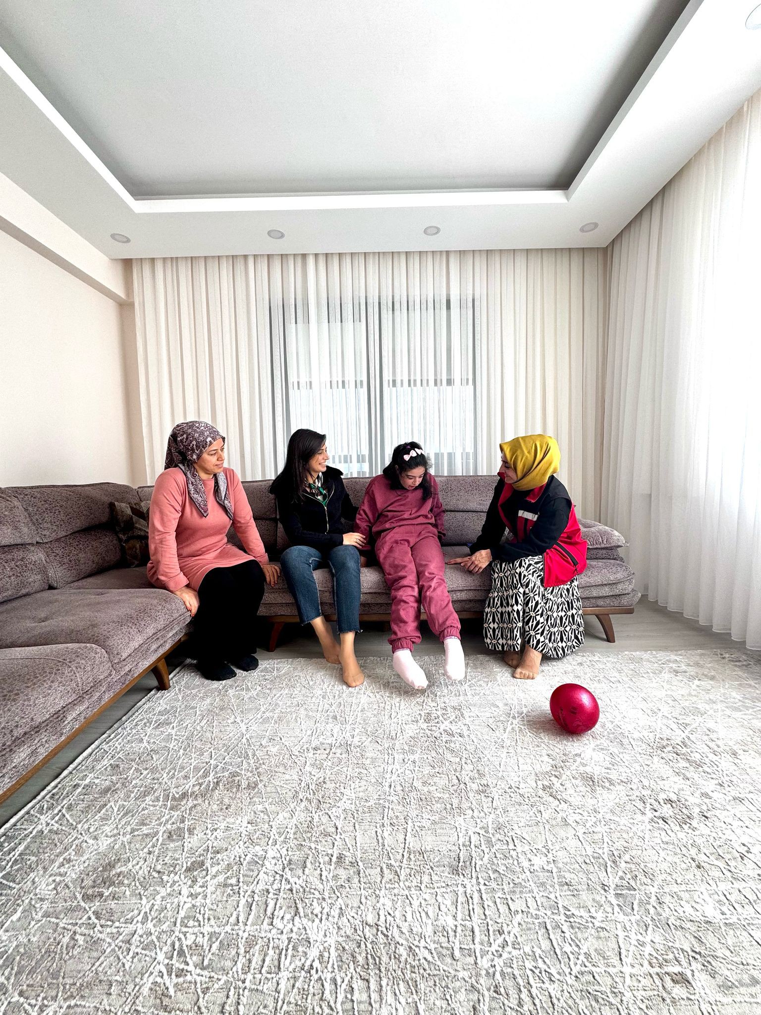 Aile Ziyaretlerini Sürdürüyor3