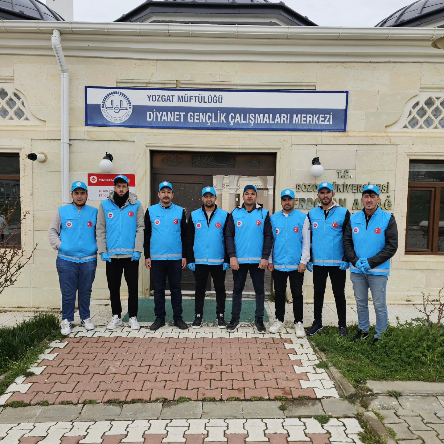 Gençlerden Anlamlı Dokunuş