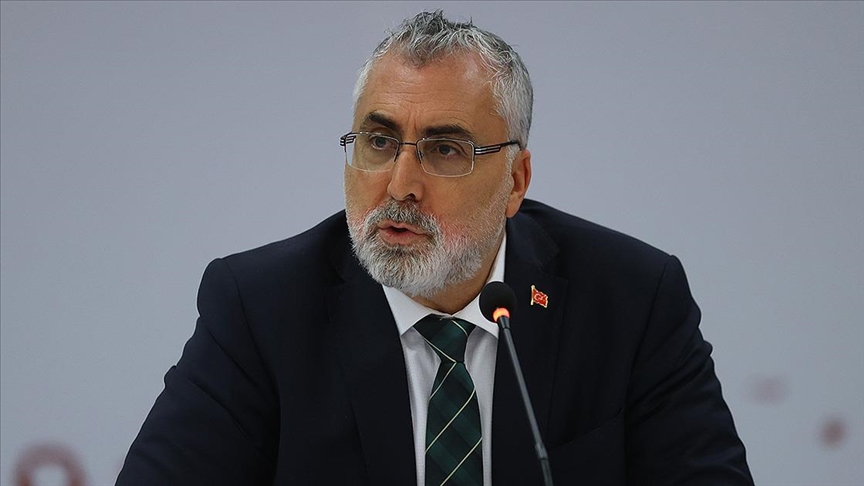 Çalışma Ve Sosyal Güvenlik Bakanı Vedat Işıkhan, Ev Kadınlarının Emekliliği Için Yapılan Çalışmalara Ilişkin Tarih Verdi. 2