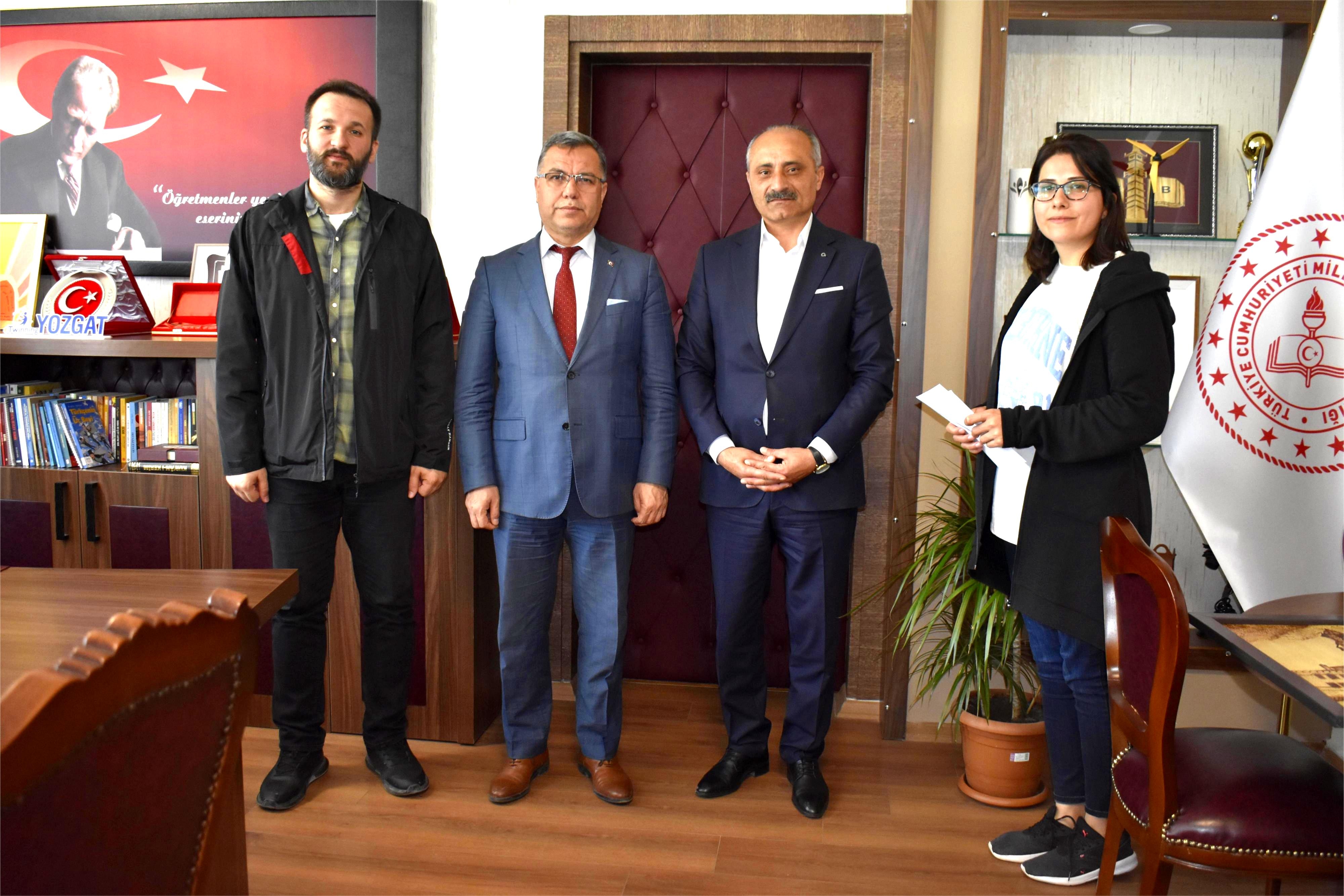 Özel Tablo Hediye Etti1