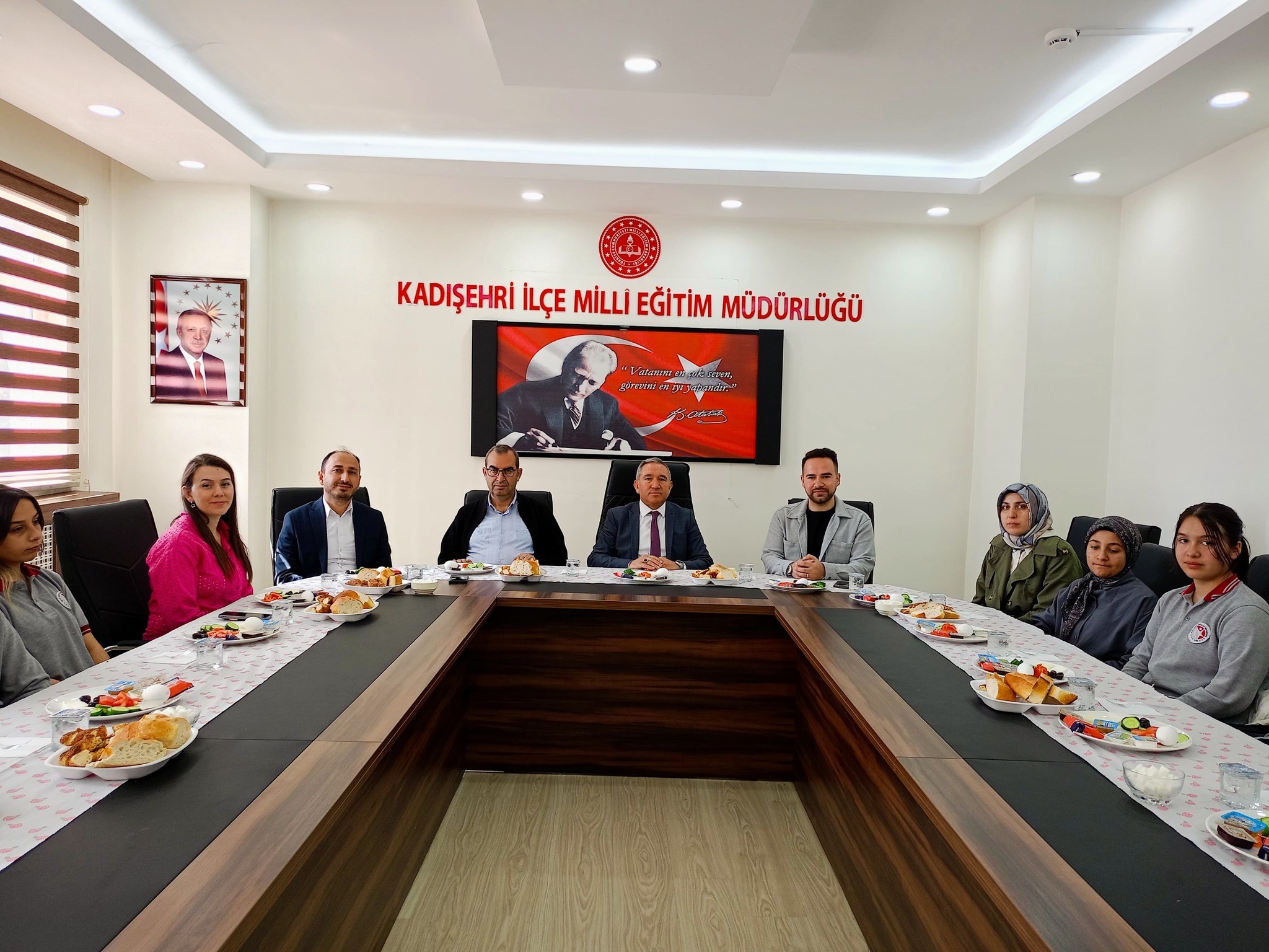 Öğrencilere Başarı Diledi2