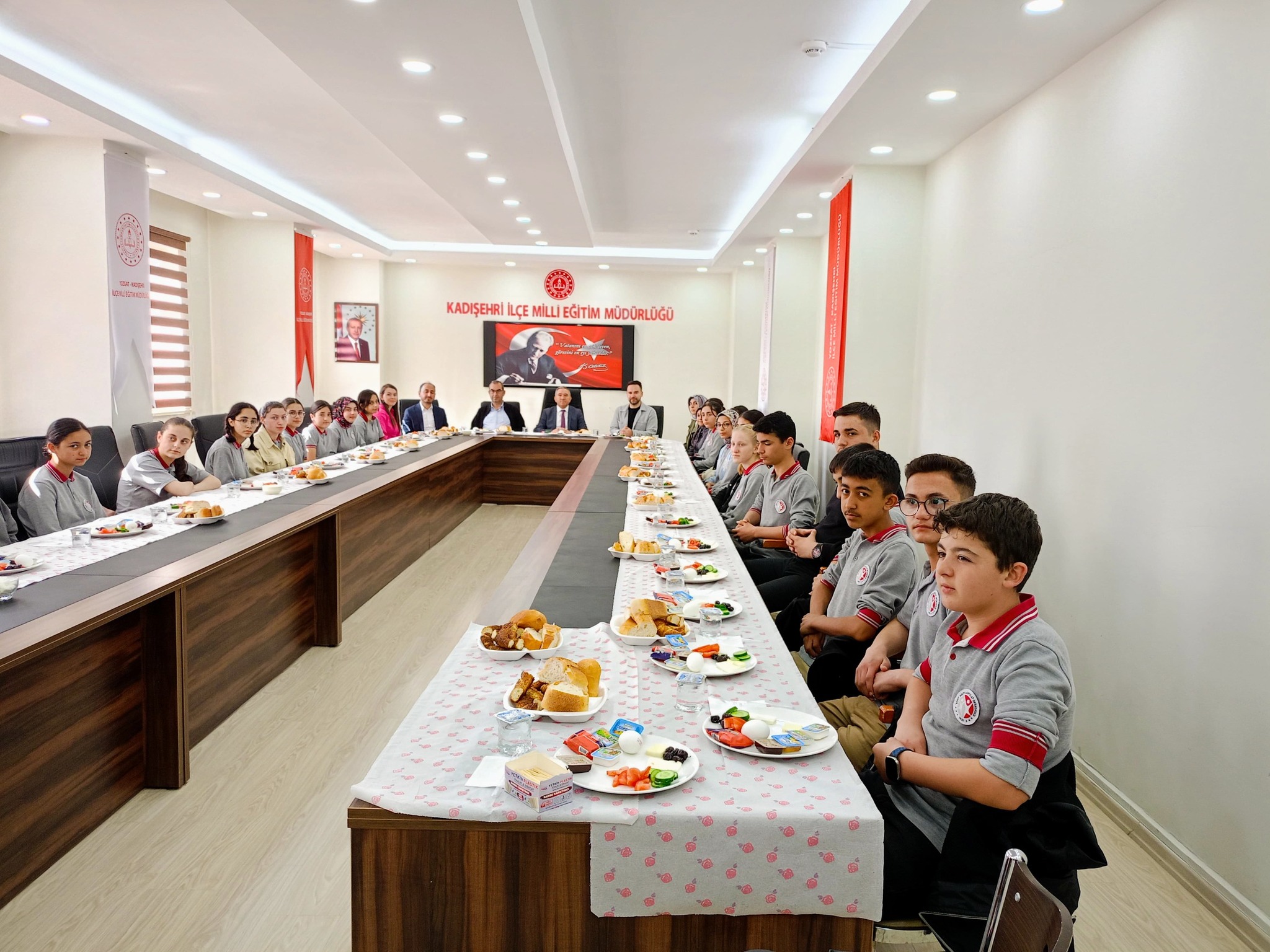 Öğrencilere Başarı Diledi3