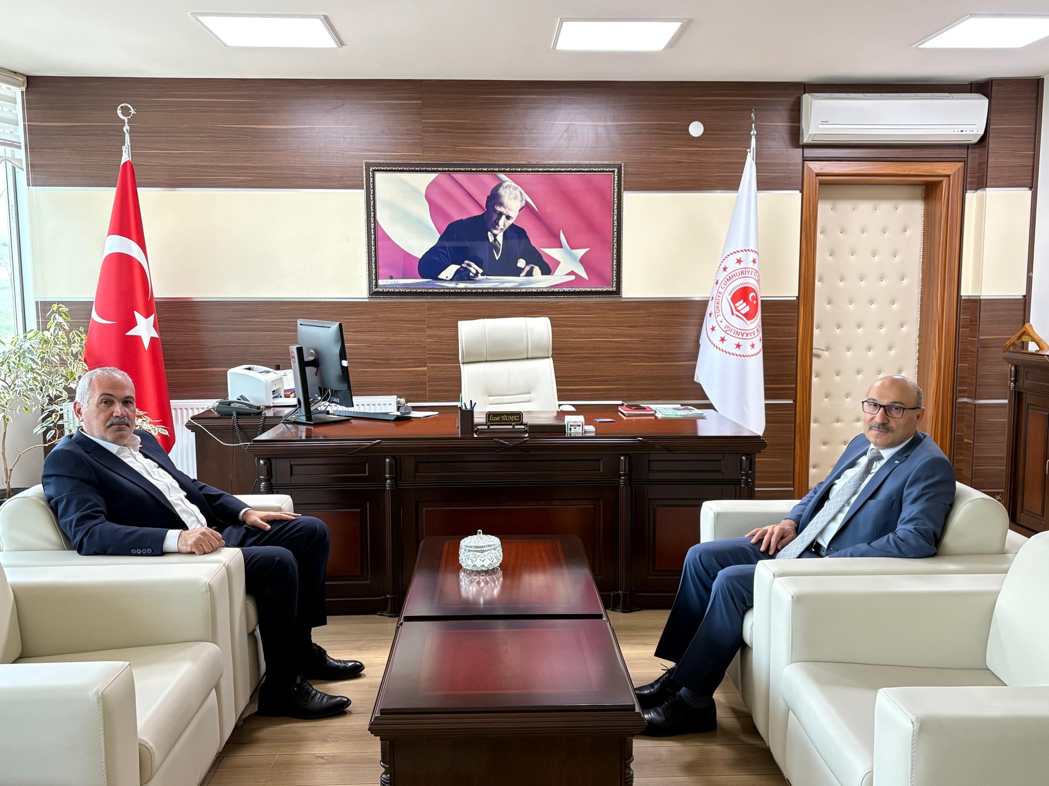 Yılmaz’ı Makamında Ziyaret Etti