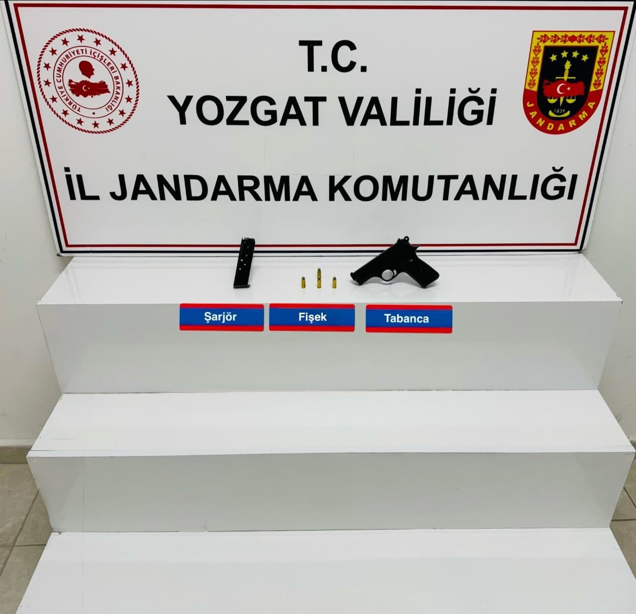 Ruhsatsız Silah Ele Geçirildi