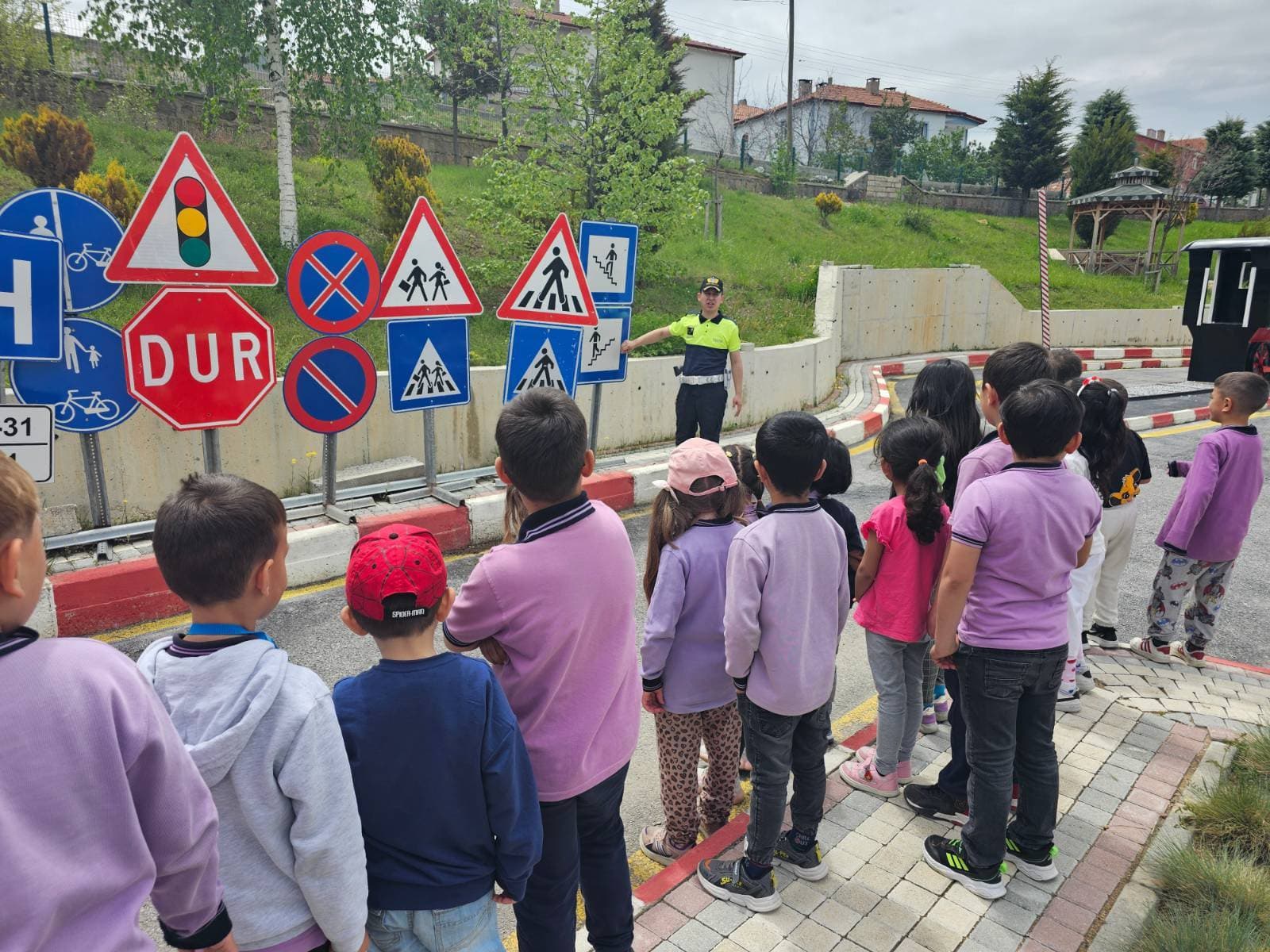 Uygulamalı Trafik Eğitimi (4)