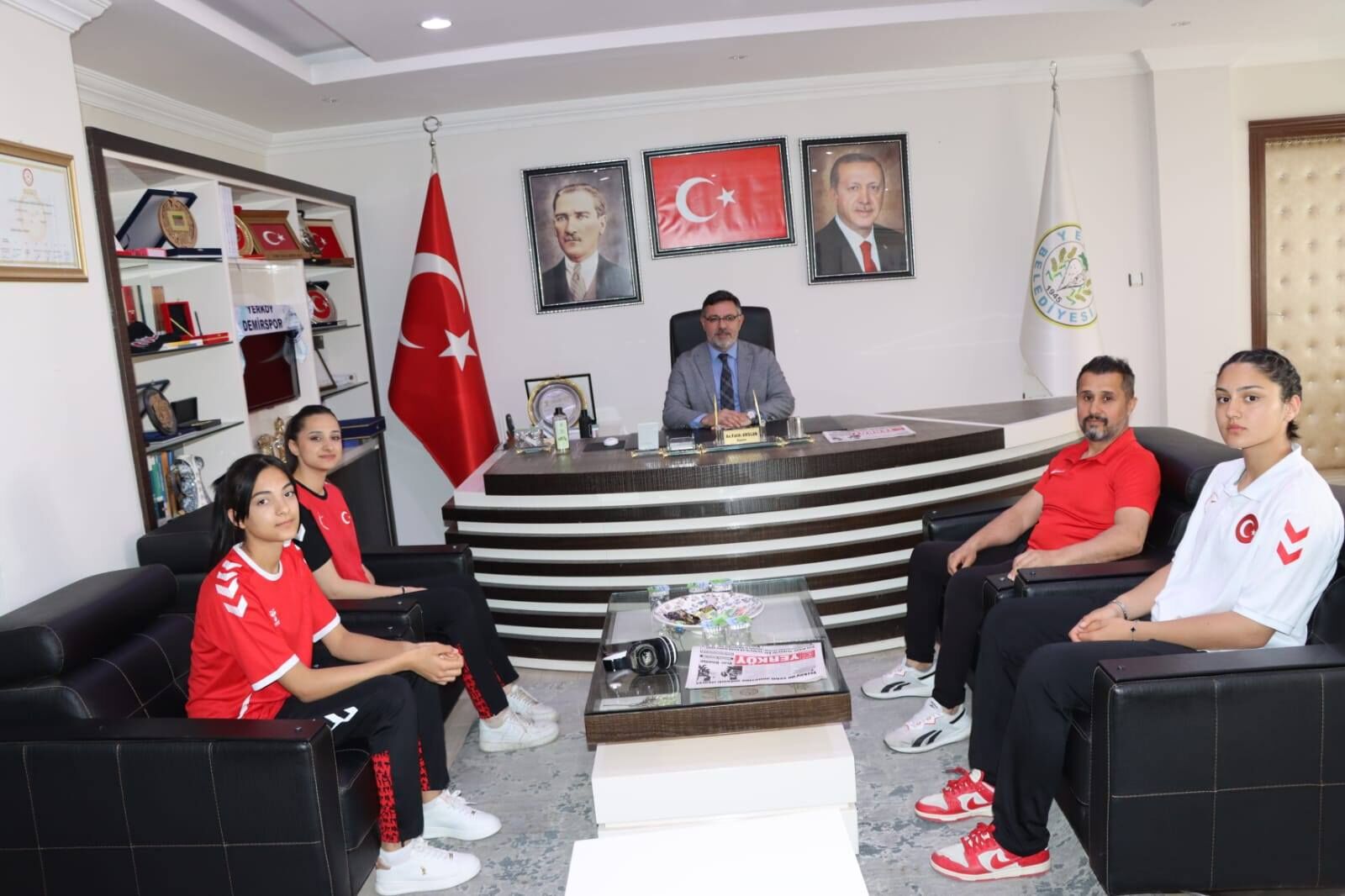 Milli Sporcuları Ağırladı