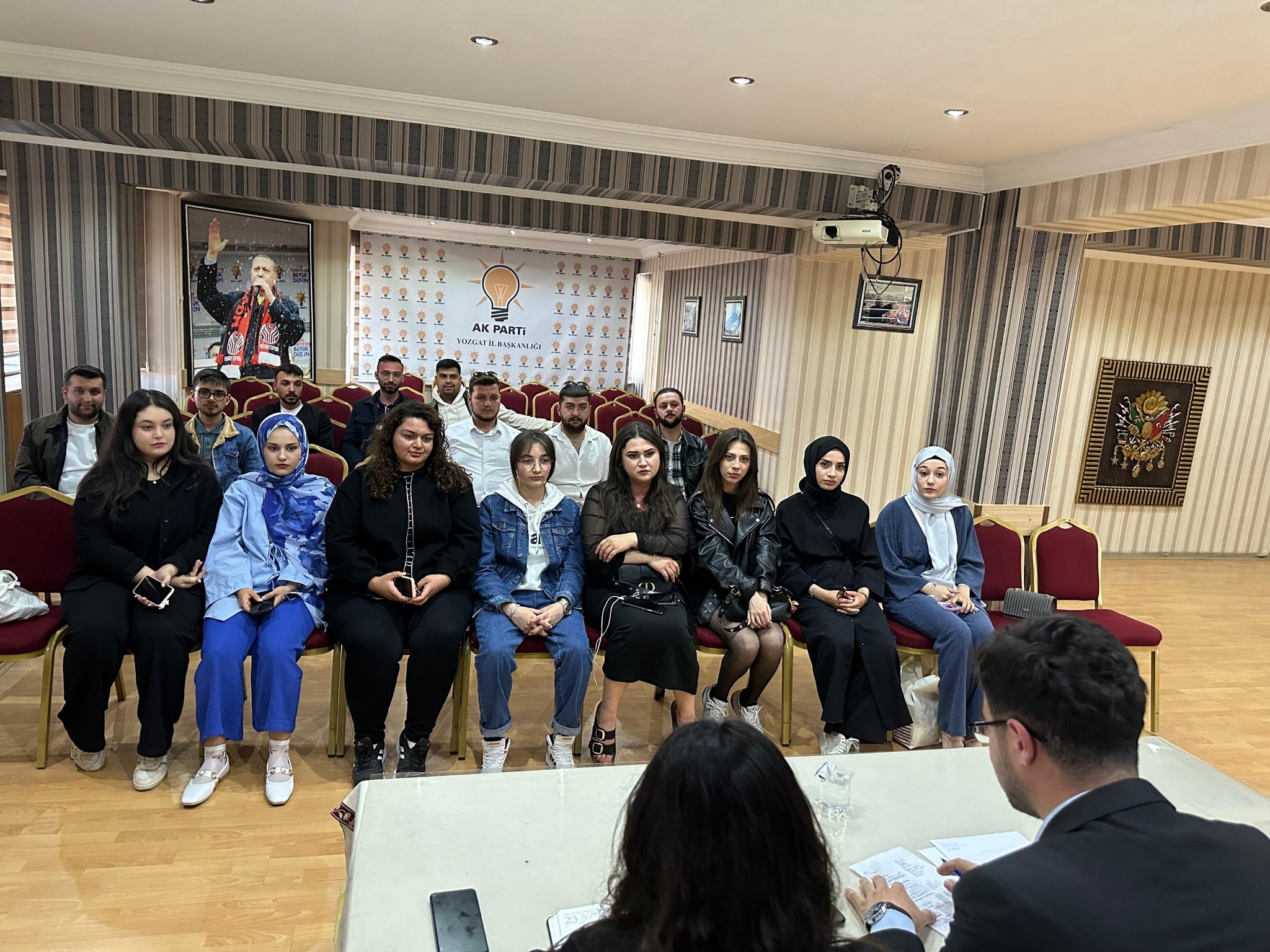 Gençliğin Gücüyle Sahadayız