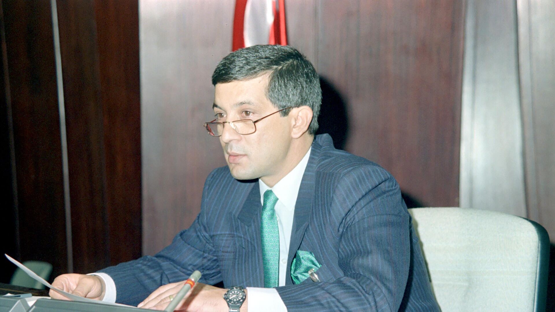 Rüşdü Saracoğlu Kimdir1