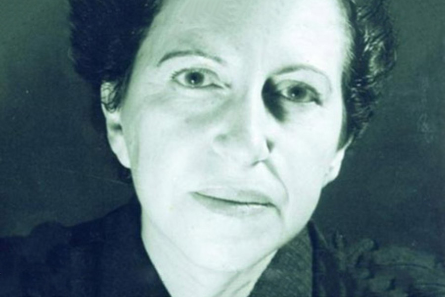 Azra Erhat Kimdir1