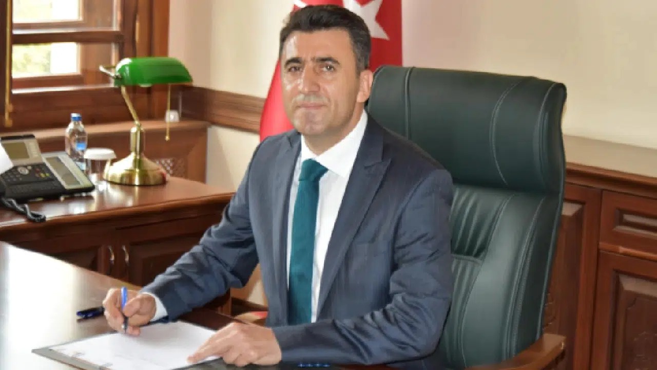 Şefik Aygöl Kimdir 2