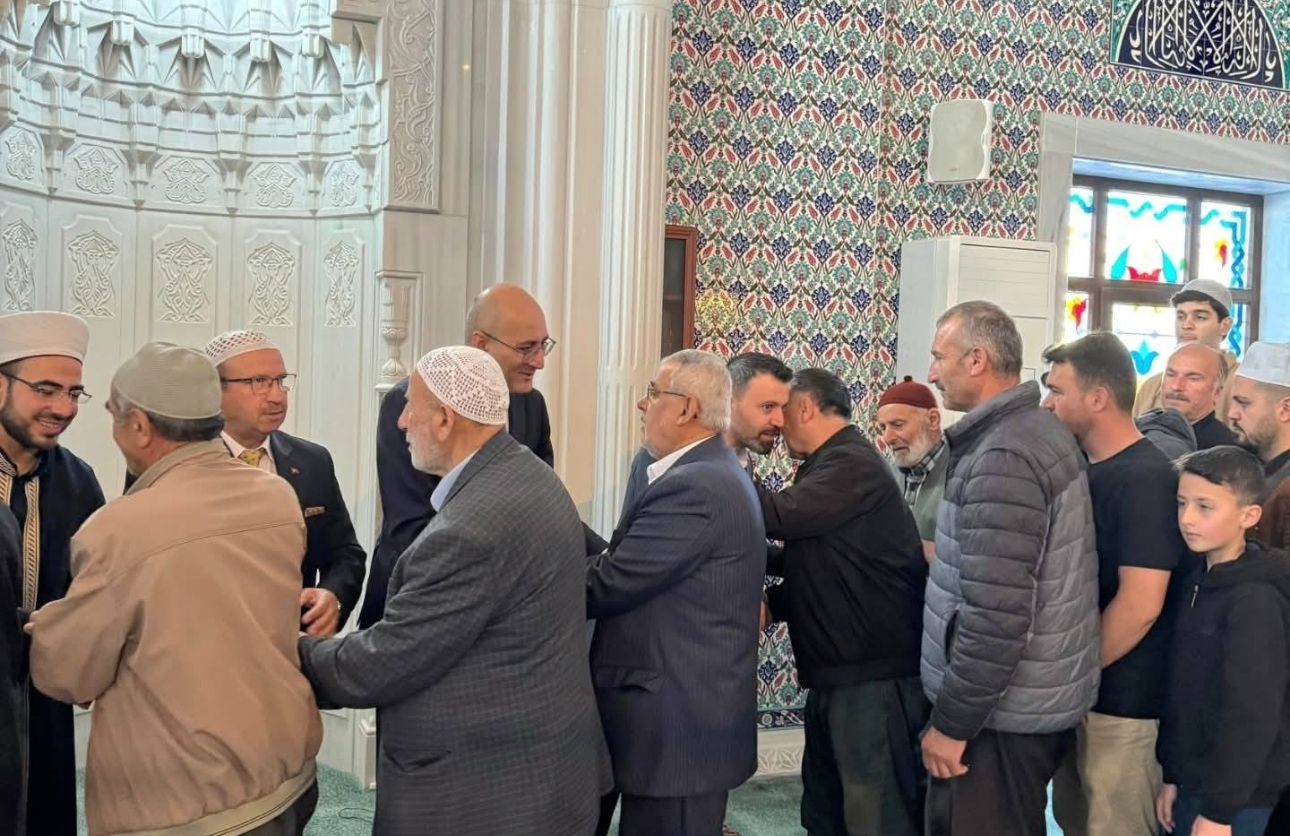 Şahan, Bayram Sabahında Vatandaşlarla Buluştu (4)