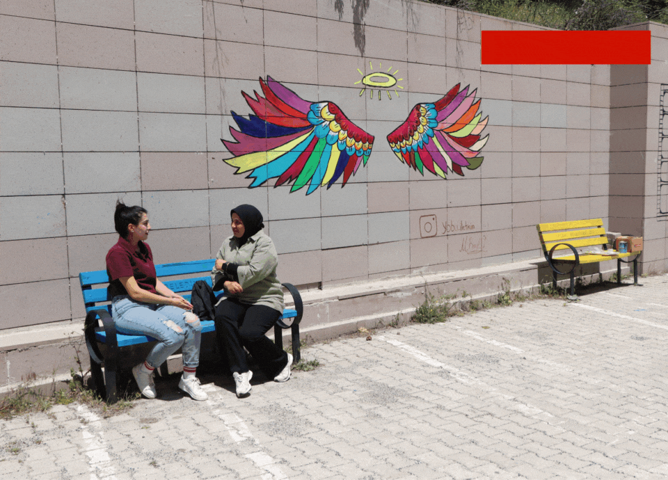 Üniversite duvarlarını sanata dönüştürdü, öğrenciler fotoğraf için sıraya girdi!
