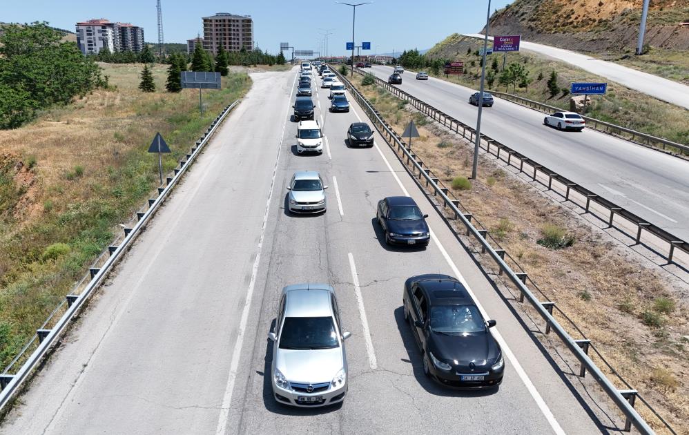 Trafik Yoğunluğu Yeniden Arttı3