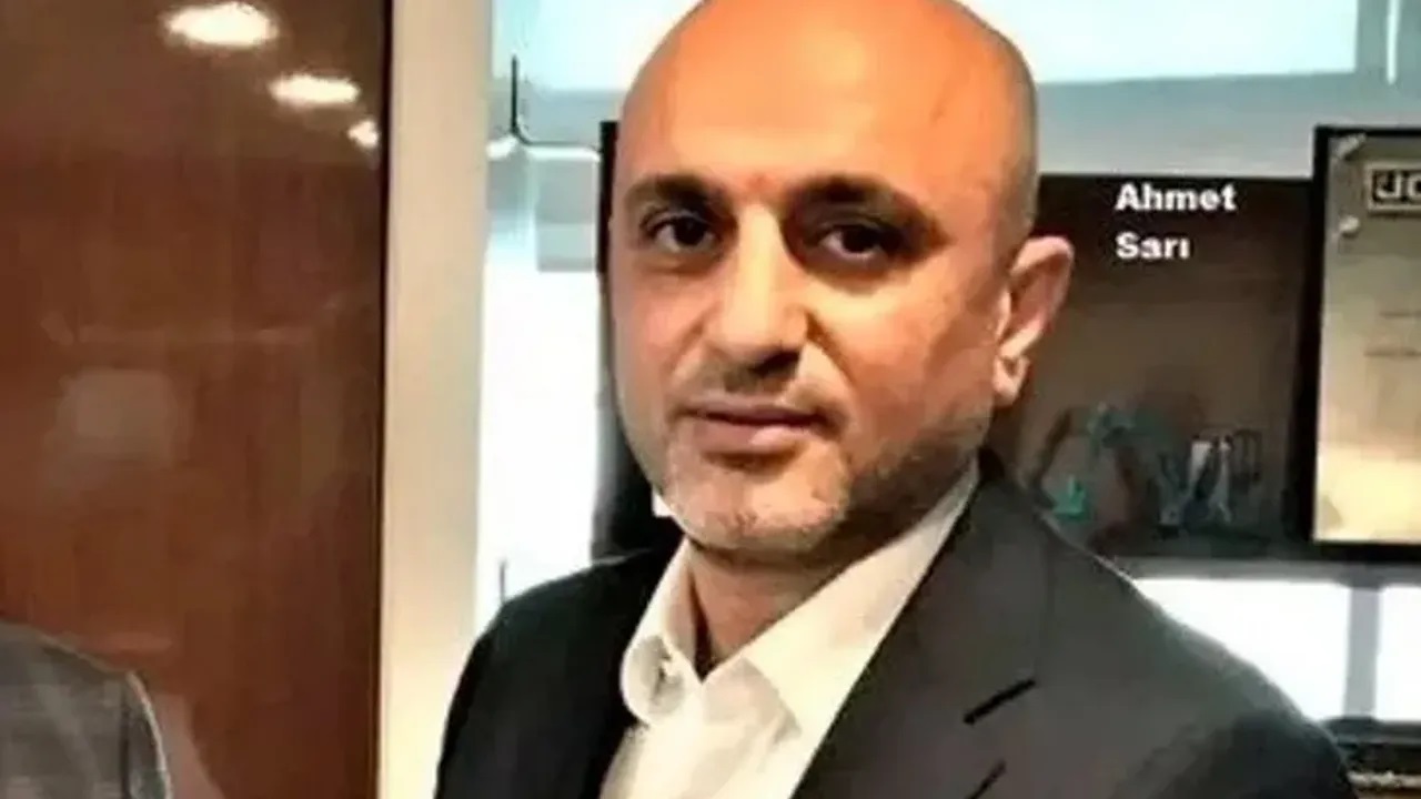 Ahmet Sari Kimdir