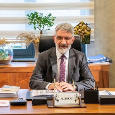 Ali Sukas Kimdir1