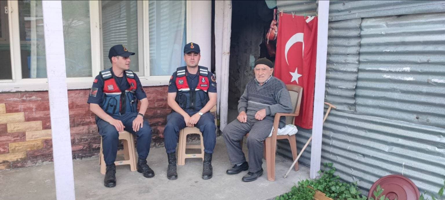 Kore Gazisi Ve Ailesine Bayram Ziyareti1