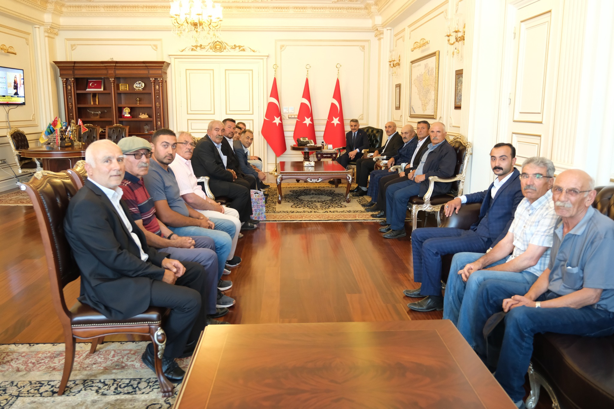 Muhtarlardan Bayram Ziyareti