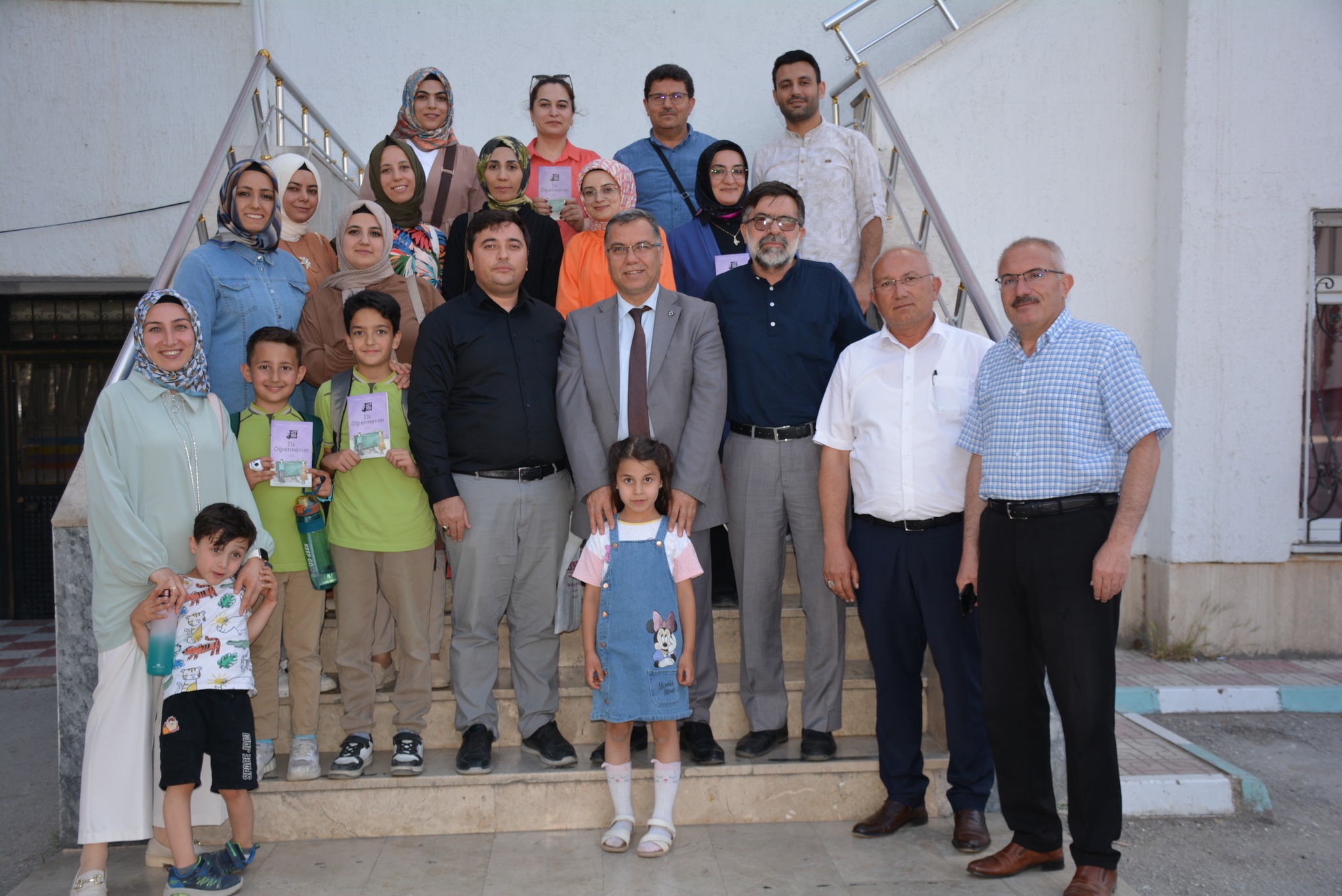 Öğretmenler Bir Araya Geldi