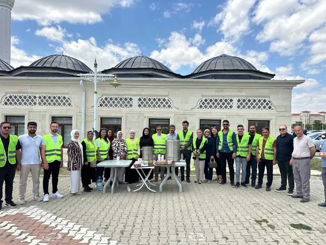 Kadın Kollarından Çorba Ikramı (4)