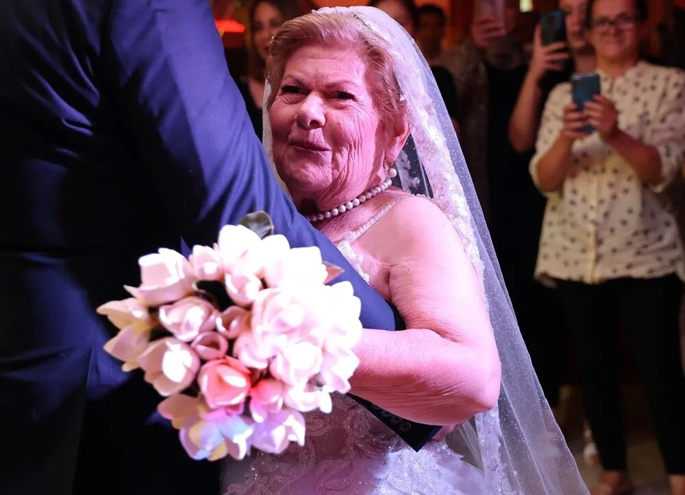 Sümbül Topbaş Kimdir1