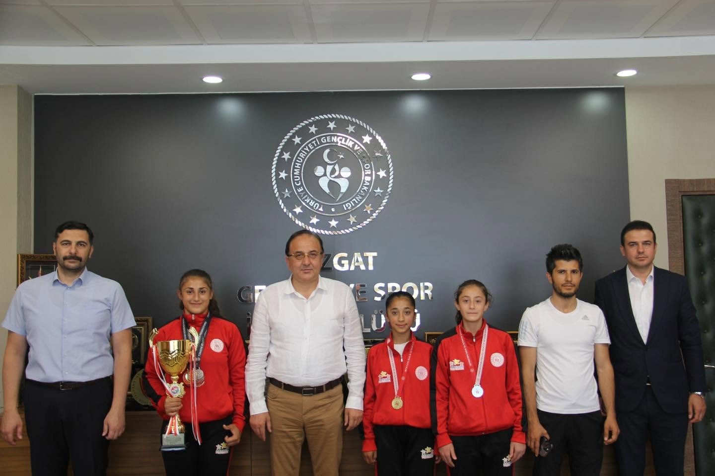 Şampiyon Atletlerden Ziyaret1