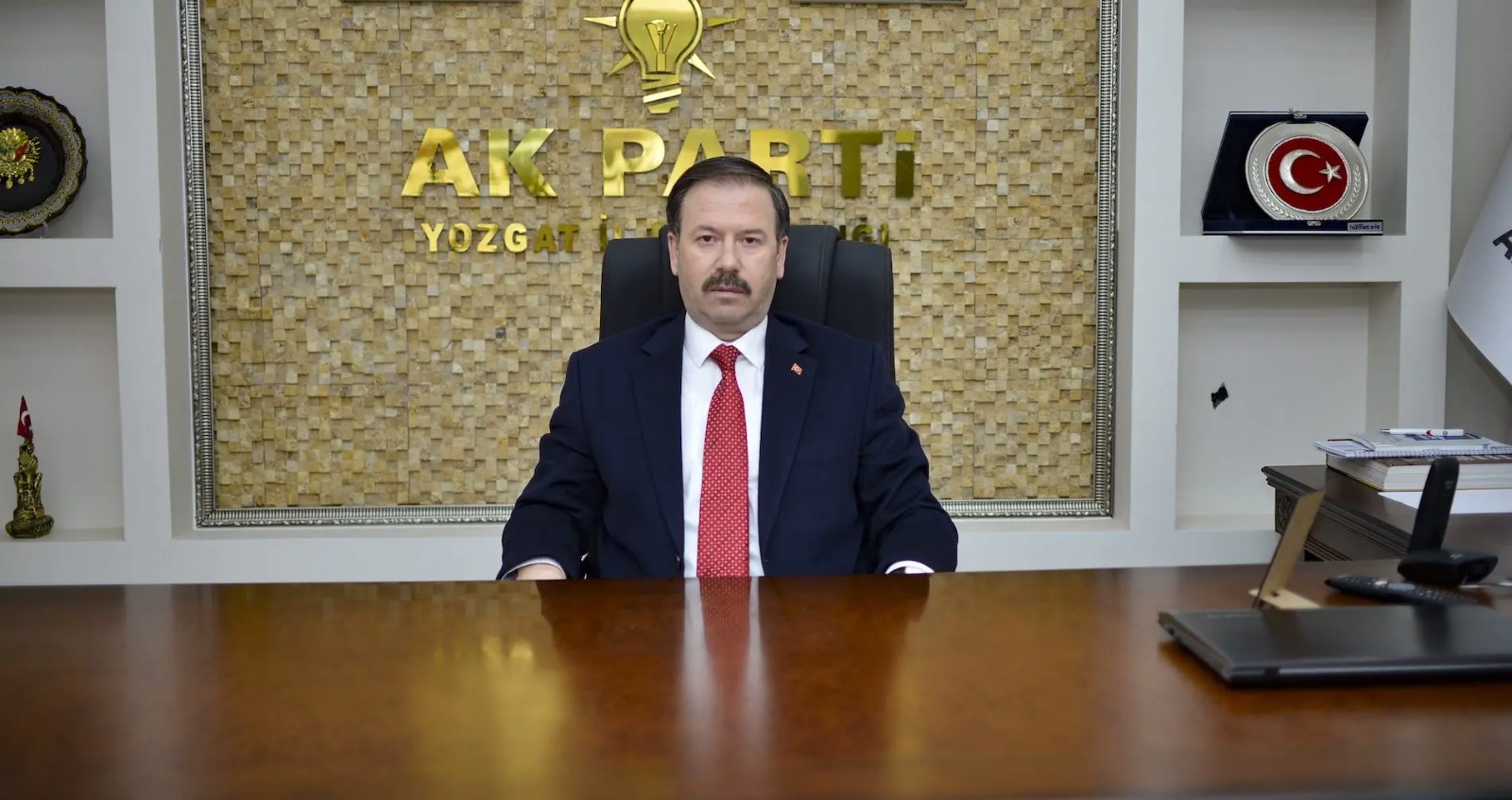 Ak Parti’den Hukuk Günü Mesajı