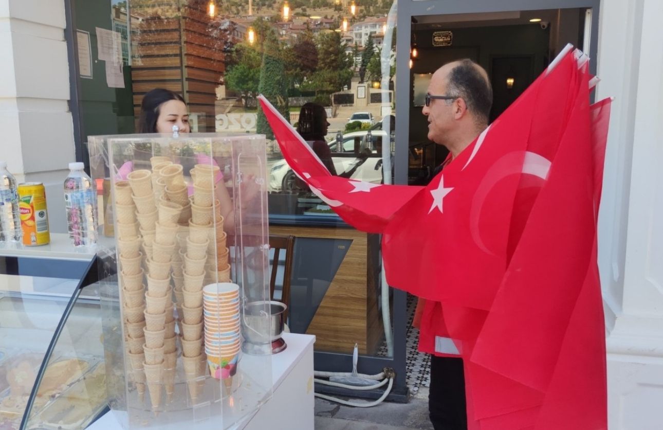 15 Temmuz Bayrak (2)
