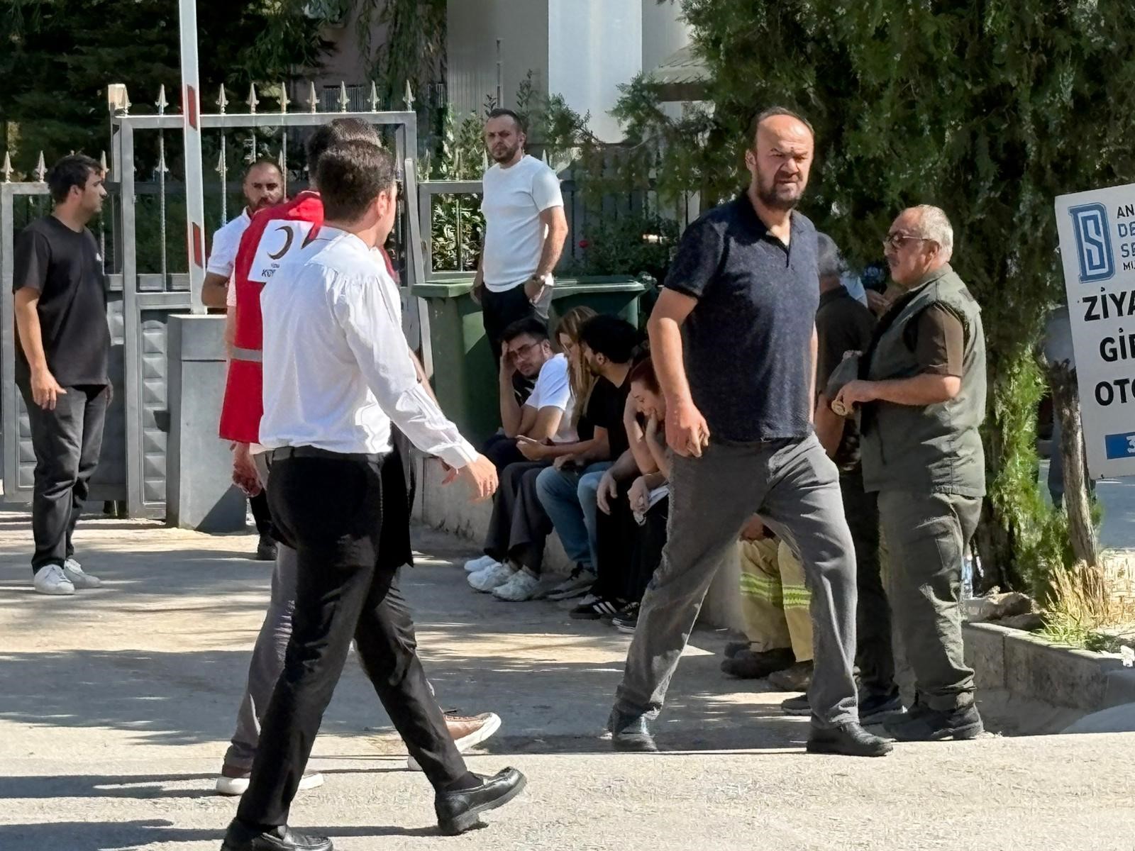 Acı Bekleyiş (1)