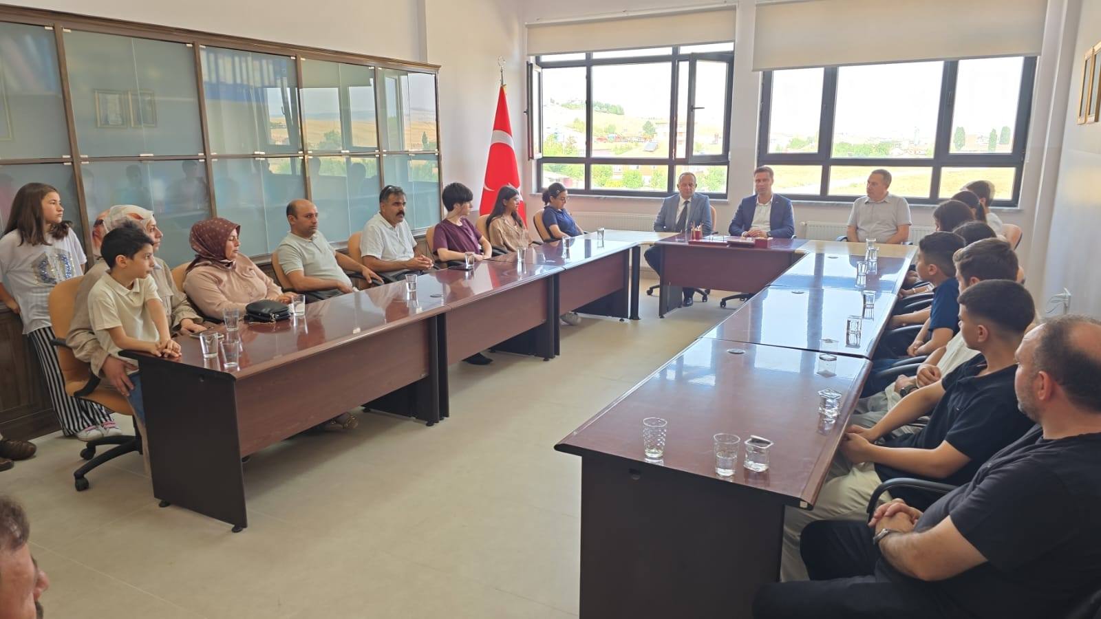 Demirkıran’dan Öğrencilere Tebrik
