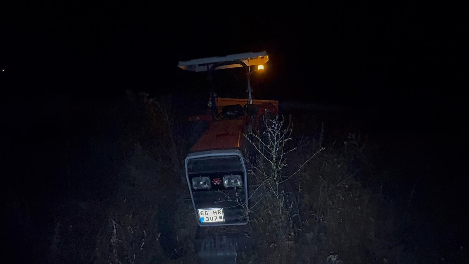 Yozgat’ta Meydana Gelen Kazada Traktör Sürücüsü Genç, Iki Ayrı Aracın Çarpması Sonucu Hayatını Kaybetti. Kazayla Ilgili Soruşturma Başlatıldı (3)