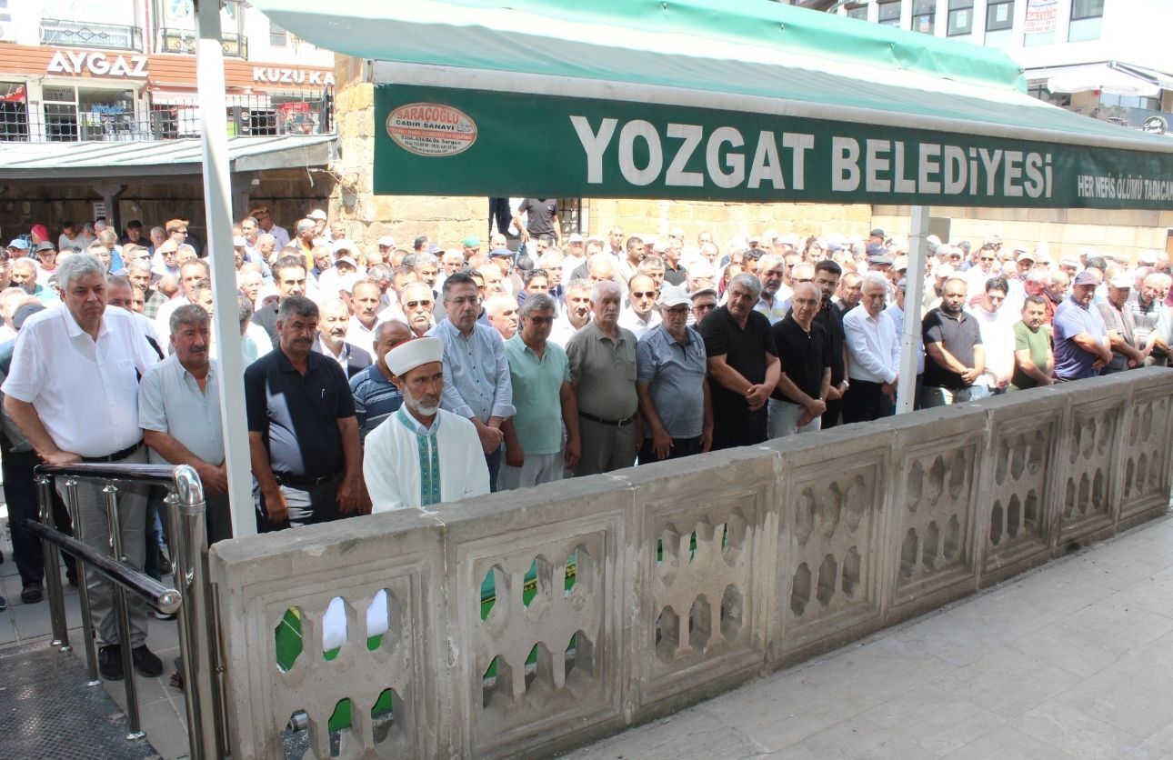 Açıkgöz Son Yolculuğuna Uğurlandı! (2)