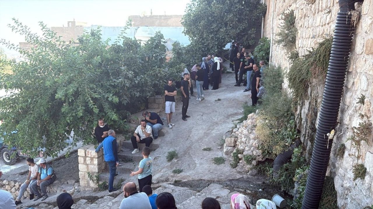 İki Kız Kardeş Evde Ölü Bulundu!-1