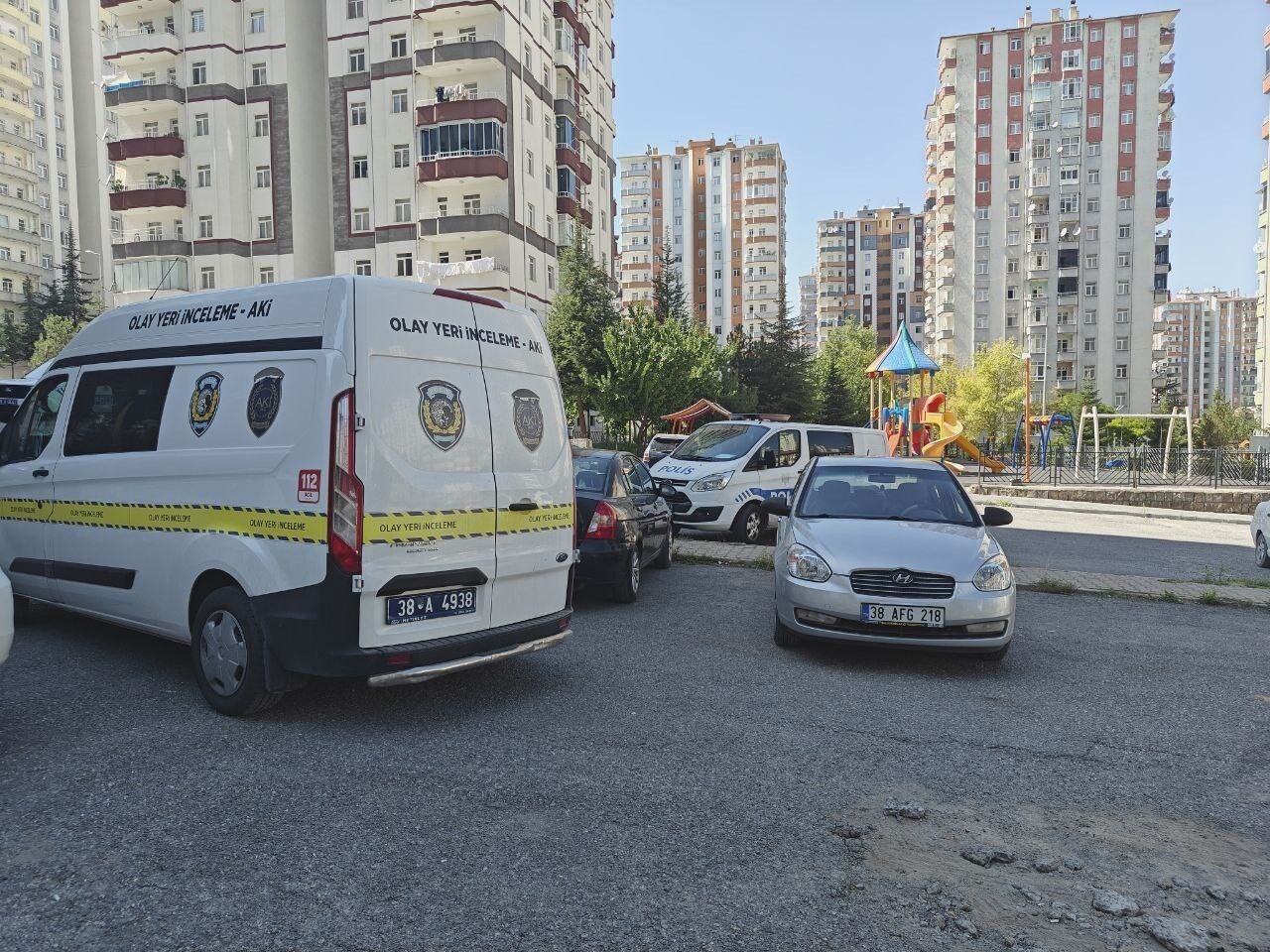 Kan Donduran Olay Eşinin Yanında Defalarca Bıçaklanarak Öldürüldü! (3)